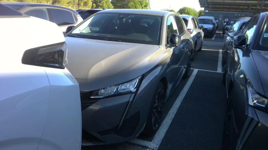 PEUGEOT 308 -