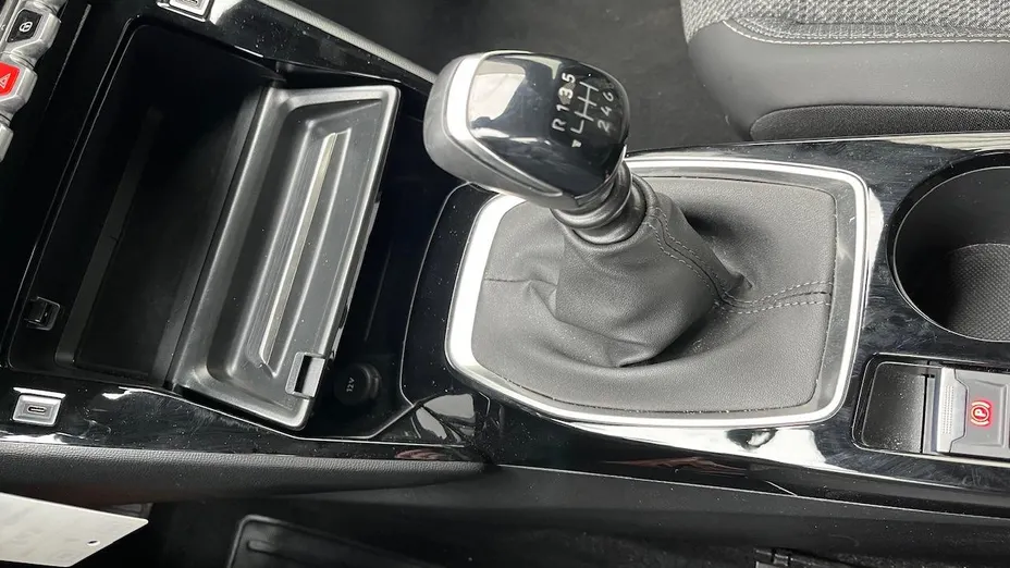 PEUGEOT 2008 -