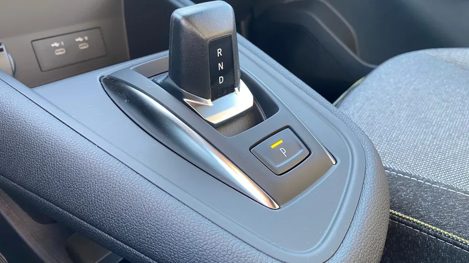 MITSUBISHI Grandis Grandis 1.3T mHEV Intense Style Cold DCT Nowy