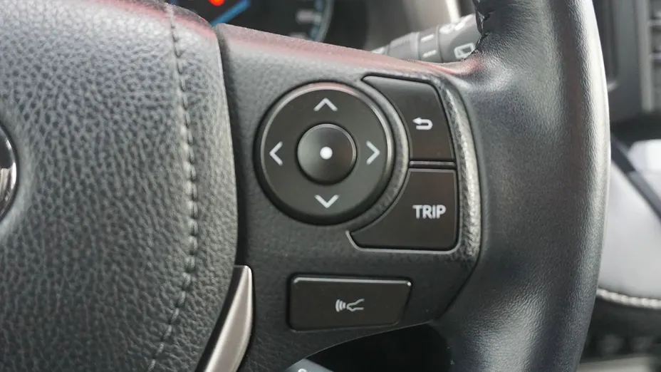 TOYOTA RAV4 -