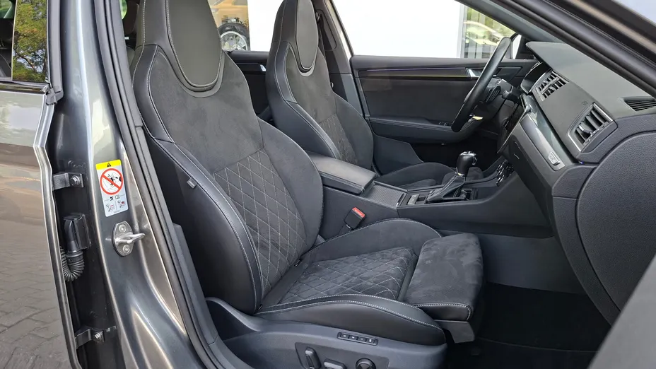 SKODA Superb Superb 2.0 TDI SCR 4x4 Sportline DSG