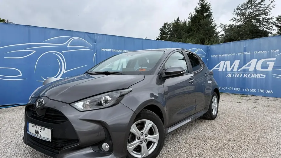 TOYOTA Yaris -
