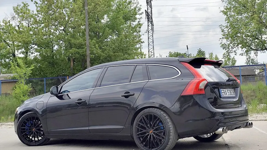 VOLVO V60 -