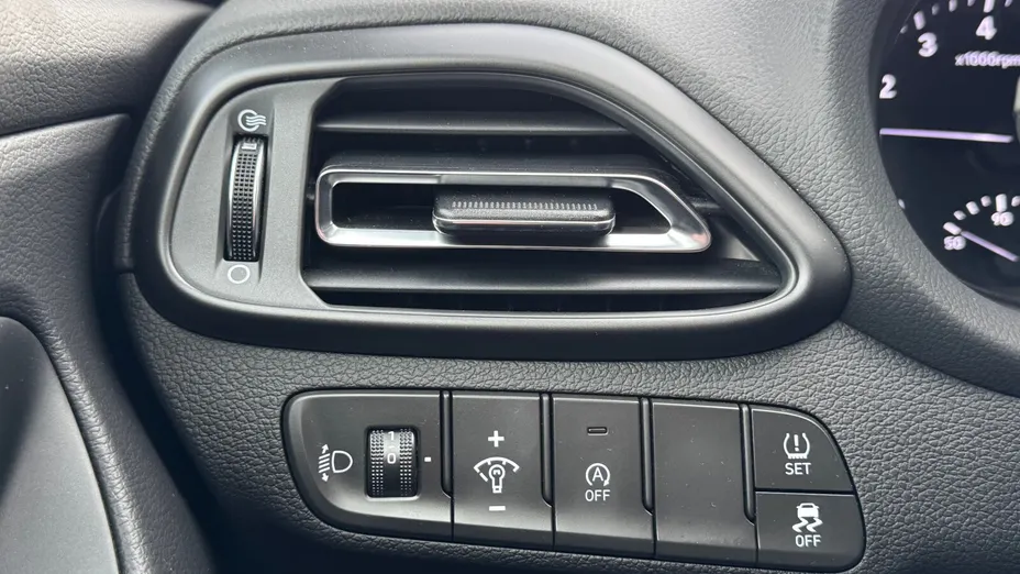 HYUNDAI i30 i30 1.0 T-GDI Smart