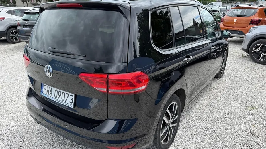 VOLKSWAGEN Touran -