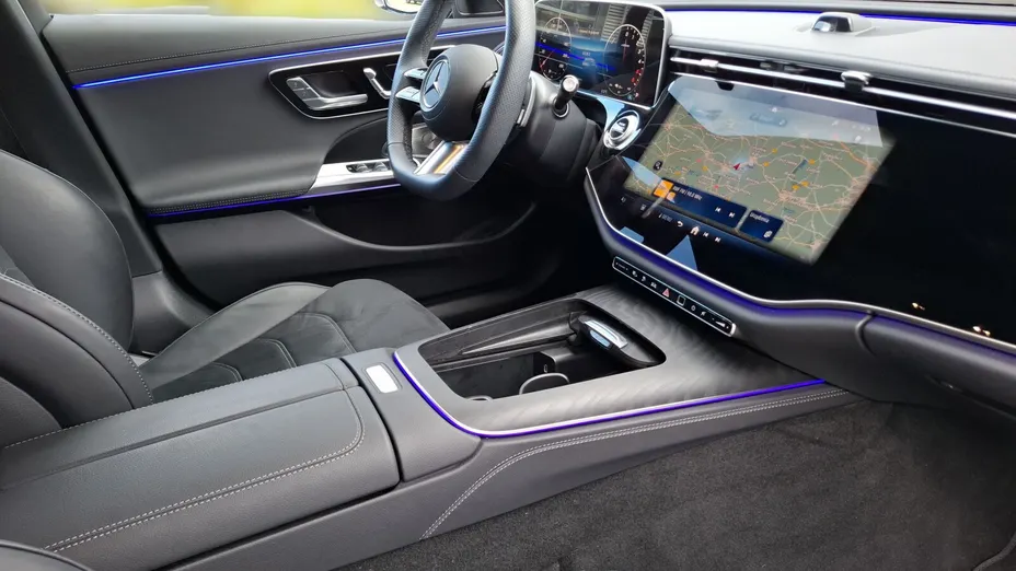 MERCEDES-BENZ E Klasa E 300 de PHEV 4-Matic AMG 9G-Tronic