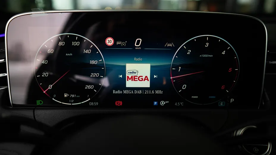 MERCEDES-BENZ E Klasa E 220 d mHEV 4-Matic AMG 9G-Tronic