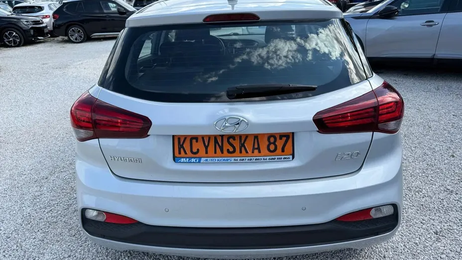 HYUNDAI i20 -