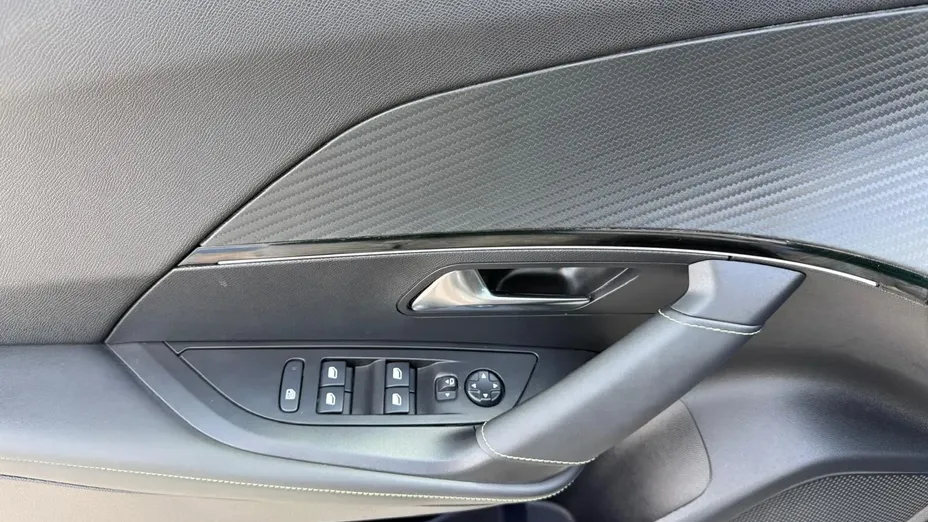 PEUGEOT 2008 -