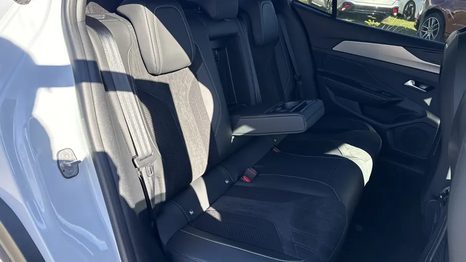 PEUGEOT 408 408 1.2 PureTech mHEV GT Exclusive S&S e-DSC6 Nowy