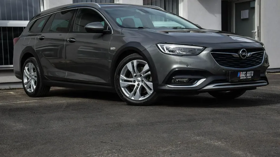 OPEL Insignia -