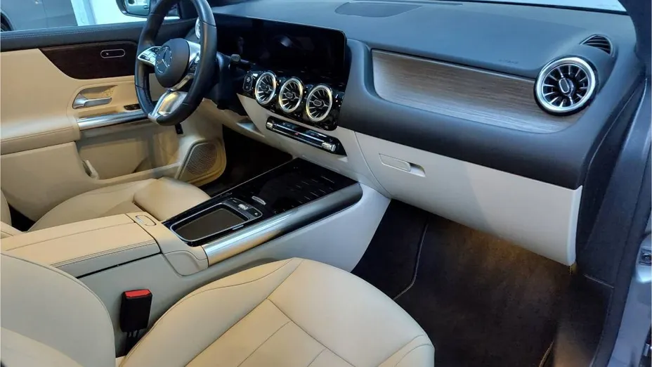 MERCEDES-BENZ GLA GLA 200 d Progressive 8G-DCT