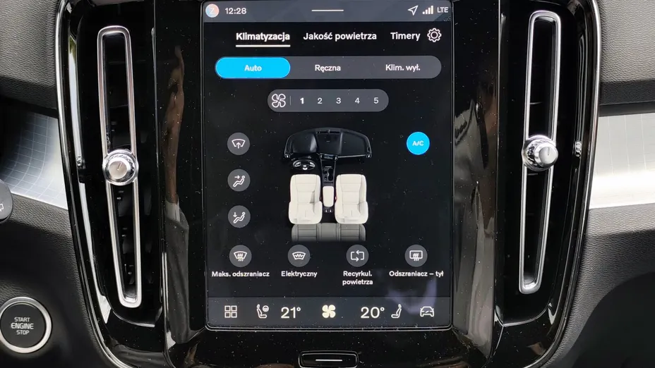 VOLVO XC40 XC40 B4 Plus Dark aut
