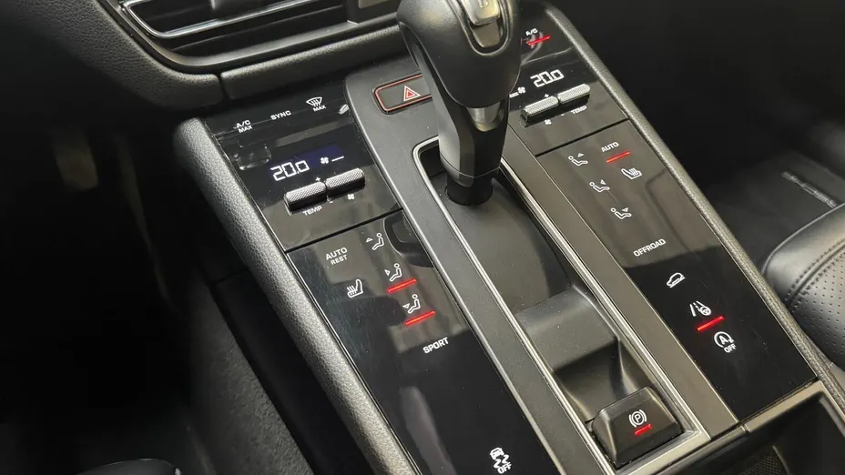 PORSCHE Macan Macan