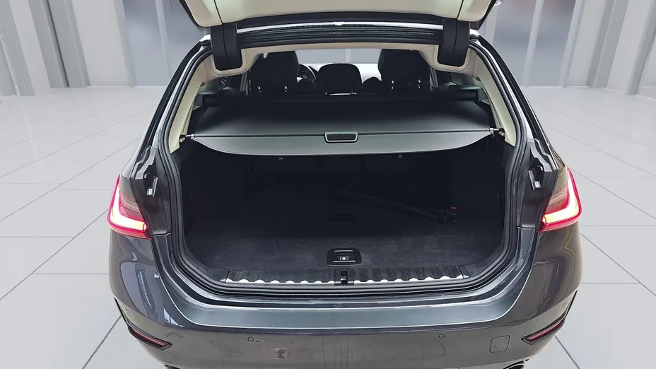 BMW Seria 3 330i xDrive aut