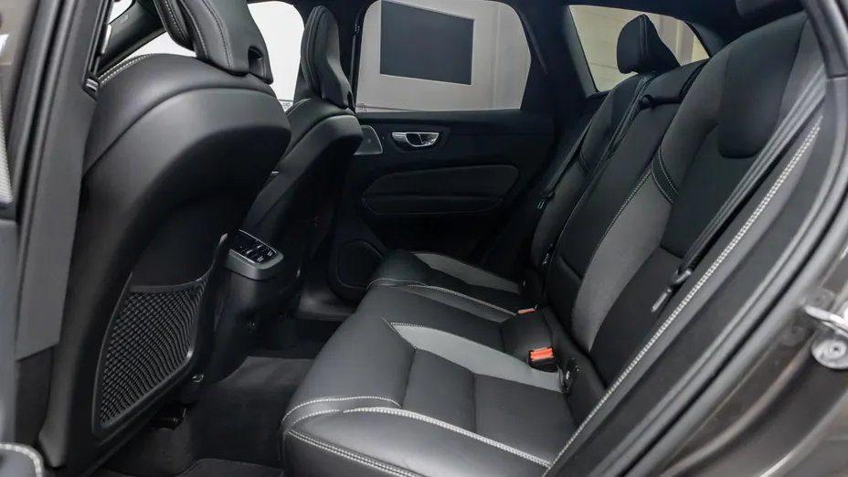 VOLVO XC60 XC60 B5 B AWD Ultimate Dark aut