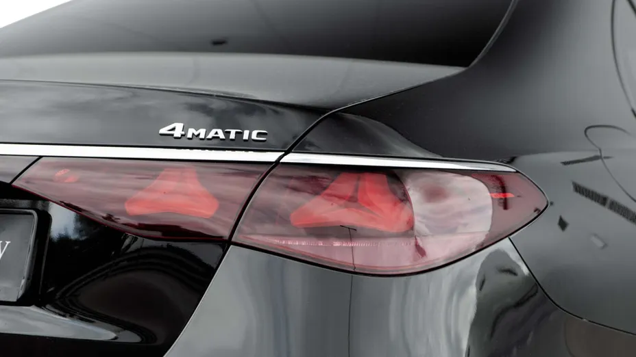 MERCEDES-BENZ E Klasa E 220 d mHEV 4-Matic AMG 9G-Tronic