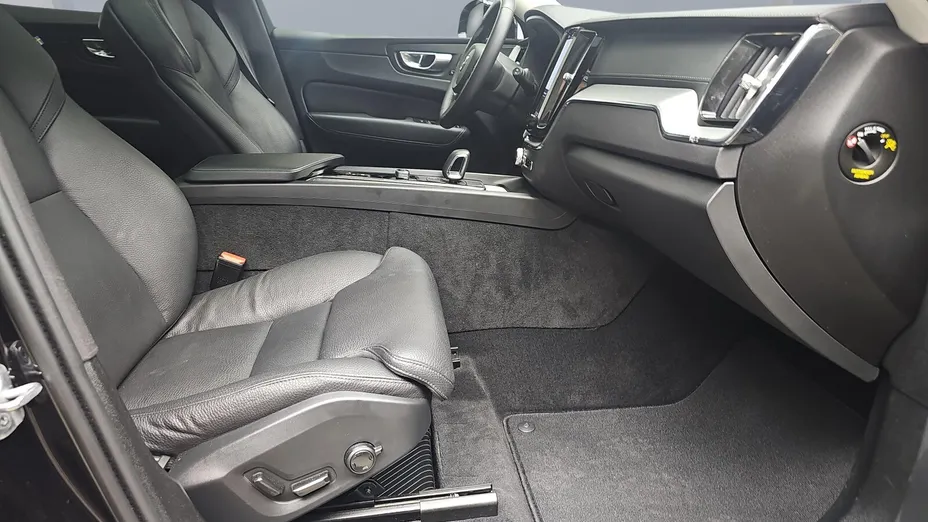 VOLVO XC60 XC60 T8 Plug-In Hybrid AWD Ultimate Dark aut