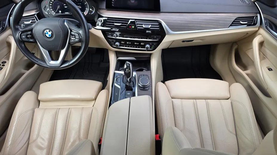 BMW Seria 5 530d Luxury Line aut