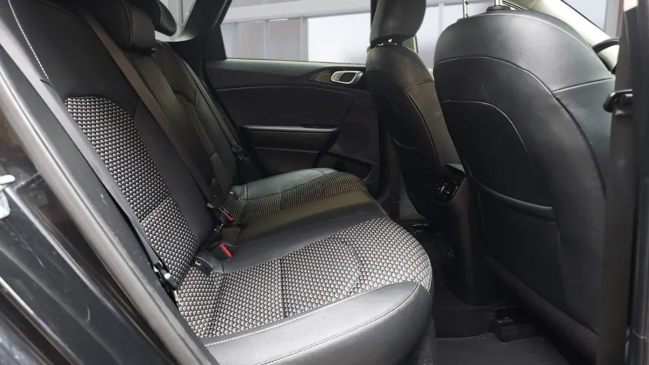 KIA Cee'd Ceed 1.6 GDI PHEV Business Line DCT