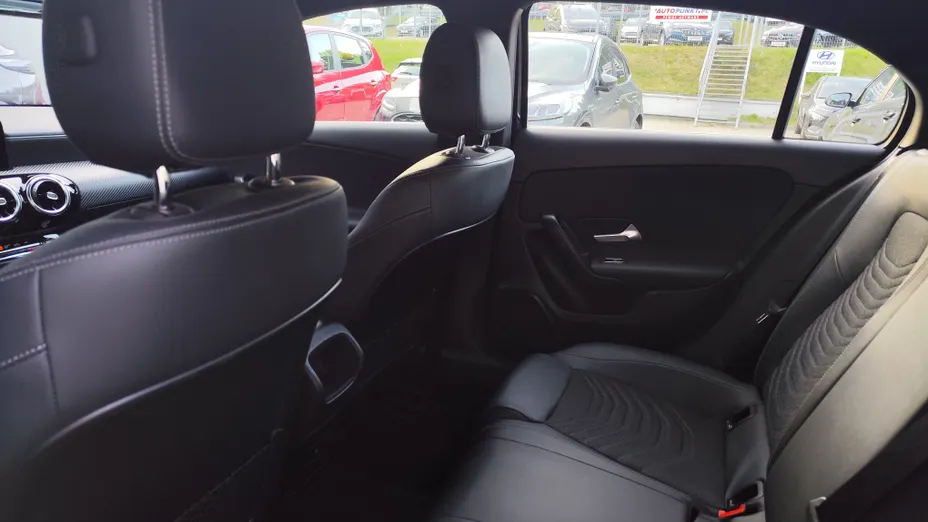 MERCEDES-BENZ A Klasa A 200 d Style 8G-DCT
