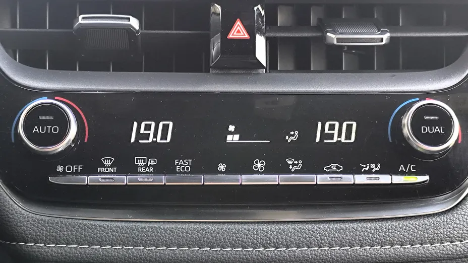 TOYOTA Corolla Corolla 2.0 Hybrid Comfort
