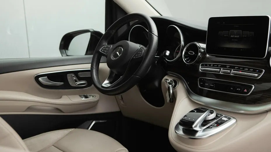 MERCEDES-BENZ V Klasa V 250 d 4-Matic Avantgarde 9G-Tronic (długi)