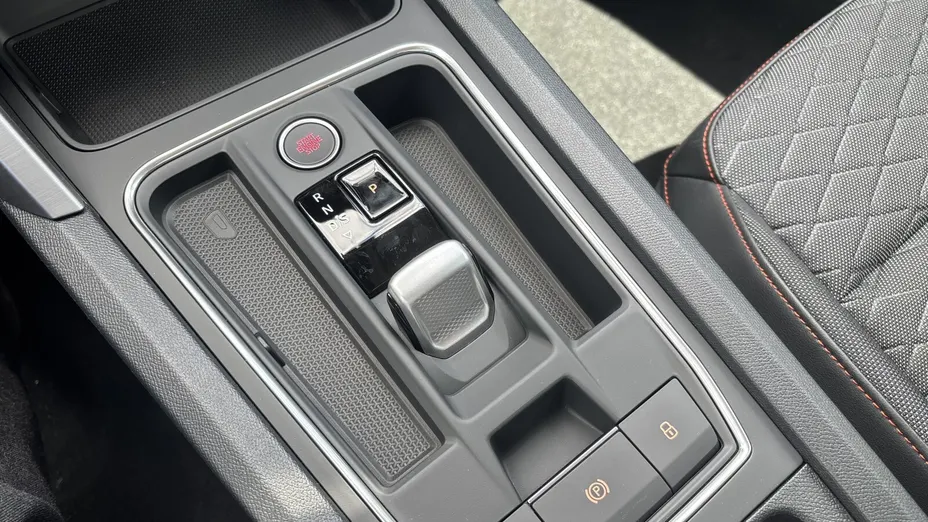 SEAT Leon Leon 1.5 eTSI FR DSG Nowy