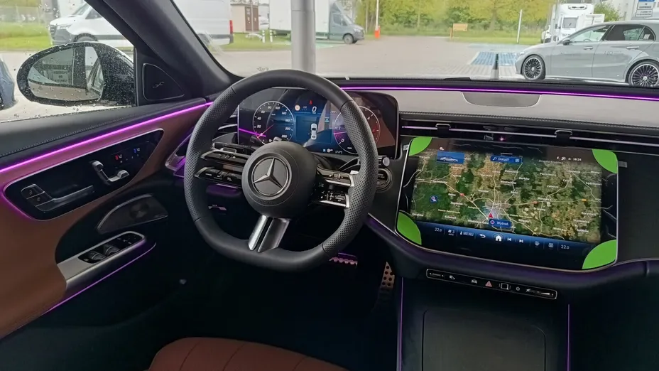 MERCEDES-BENZ E Klasa E 220 d mHEV 4-Matic AMG 9G-Tronic