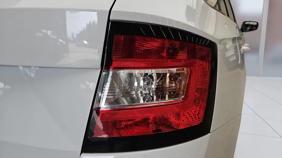 SKODA Fabia Fabia 1.0 TSI Ambition