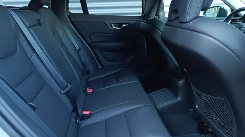 VOLVO V60 V60 T6 AWD Plug-In Hybrid Plus Bright aut