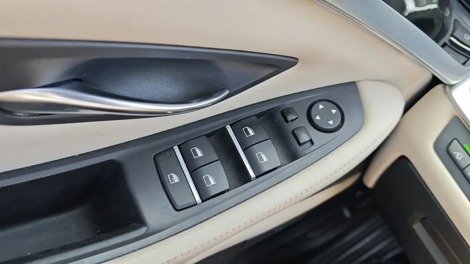 BMW Seria 5 550i xDrive