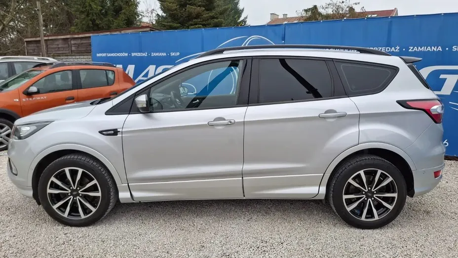 FORD Kuga -