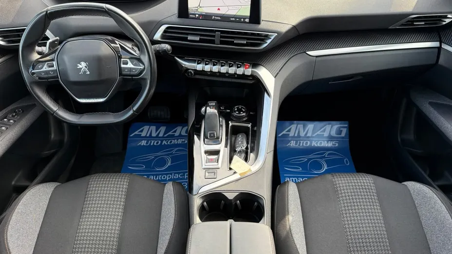 PEUGEOT 3008 -