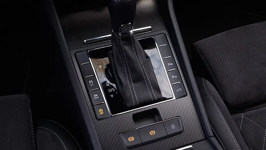 SKODA Superb Superb 2.0 TDI SCR Sportline DSG