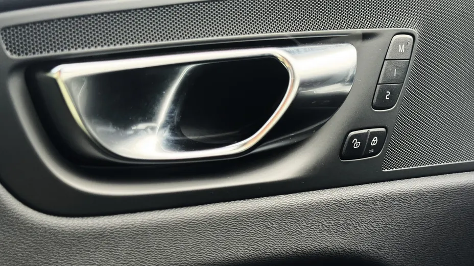 VOLVO XC60 XC60 T6 Plug-In Hybrid AWD Plus Bright aut