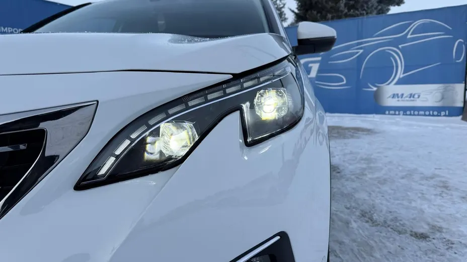 PEUGEOT 3008 -