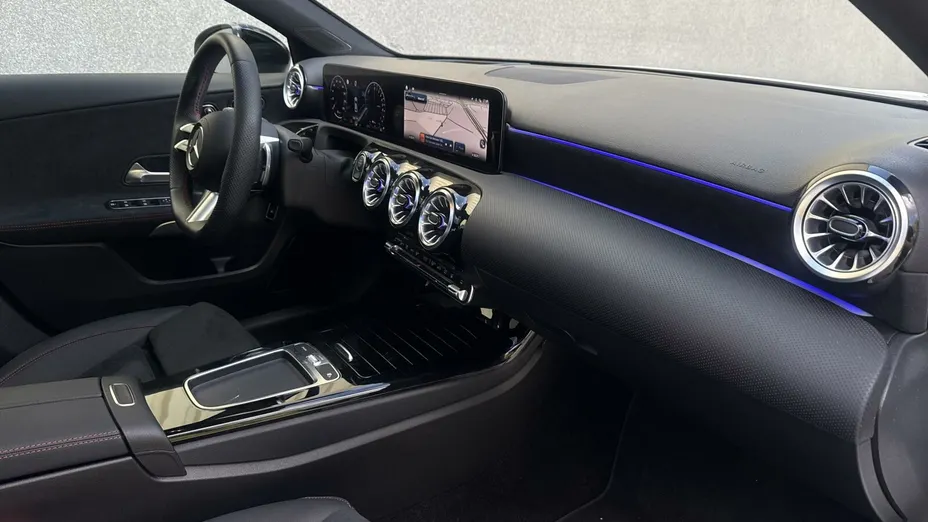 MERCEDES-BENZ A Klasa A 250 e PHEV AMG Line 8G-DCT