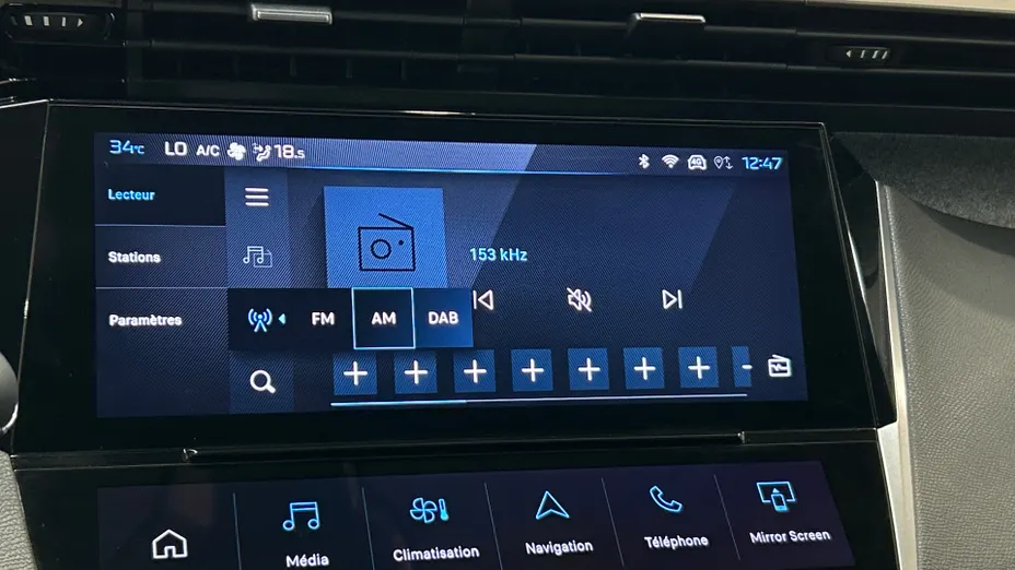 PEUGEOT 408 -