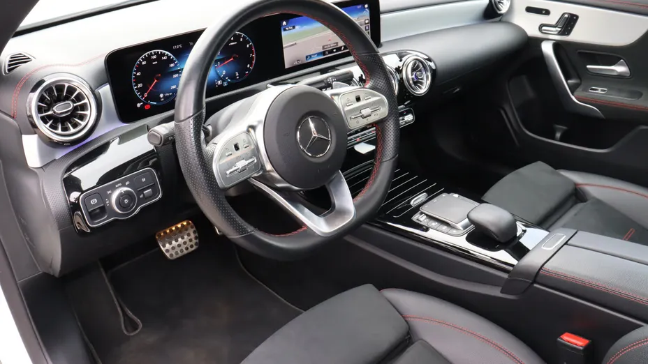 MERCEDES-BENZ CLA CLA 200 AMG Line 7G-DCT