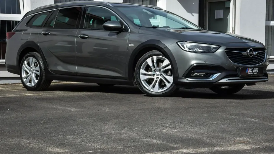 OPEL Insignia -