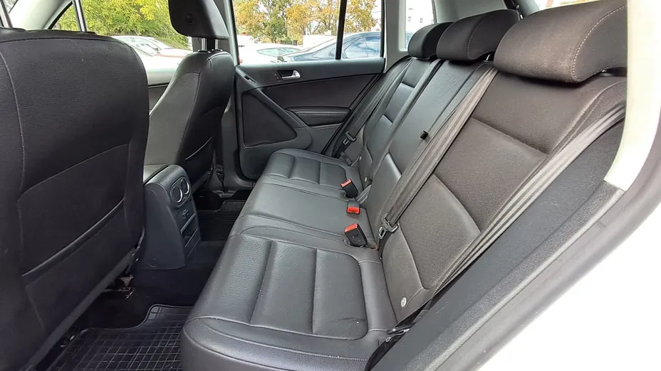 VOLKSWAGEN Tiguan -