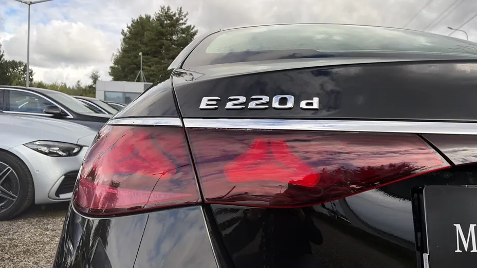 MERCEDES-BENZ E Klasa E 220 d mHEV 4-Matic Avantgarde 9G-Tronic