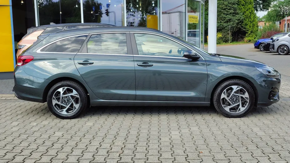 HYUNDAI i30 -