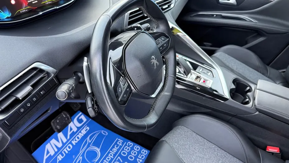 PEUGEOT 3008 -