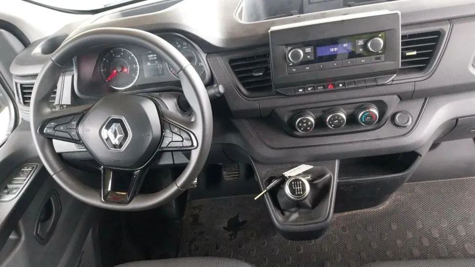 RENAULT Trafic -