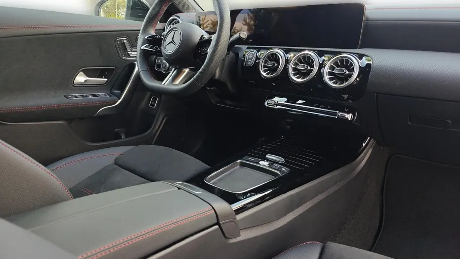 MERCEDES-BENZ CLA CLA 200 mHEV AMG Line 7G-DCT Nowy