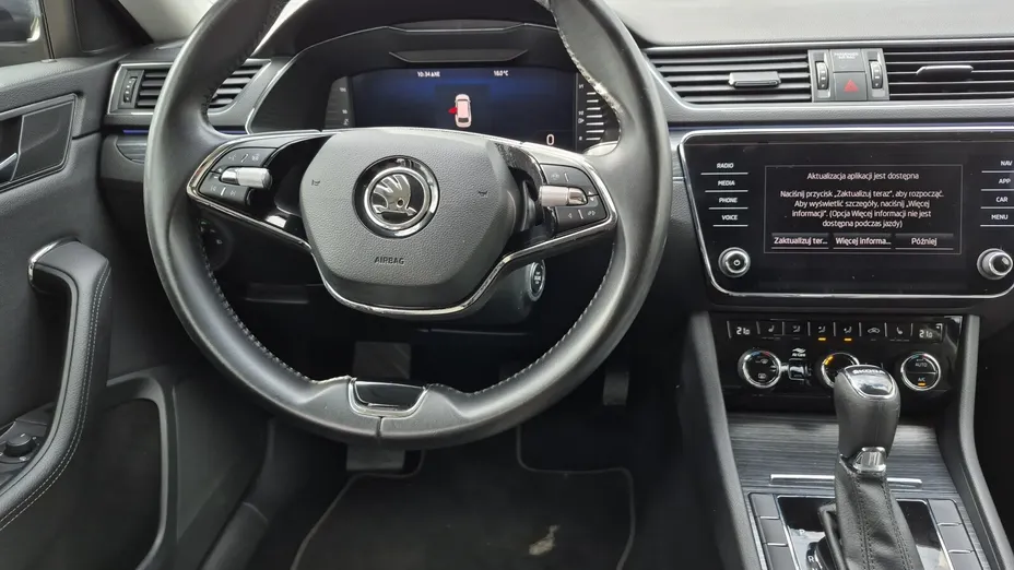 SKODA Superb -