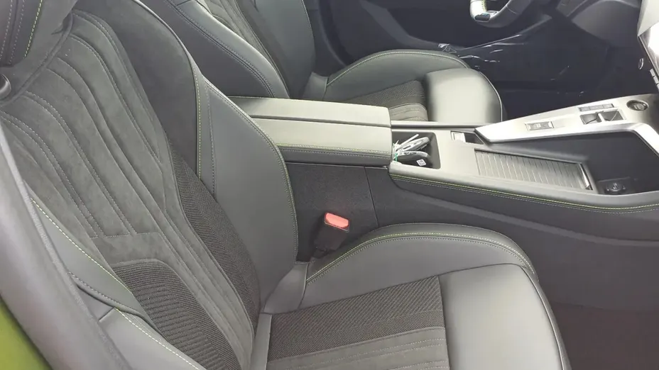 PEUGEOT 408 408 1.2 PureTech mHEV GT Exclusive S&S e-DCS6 Nowy