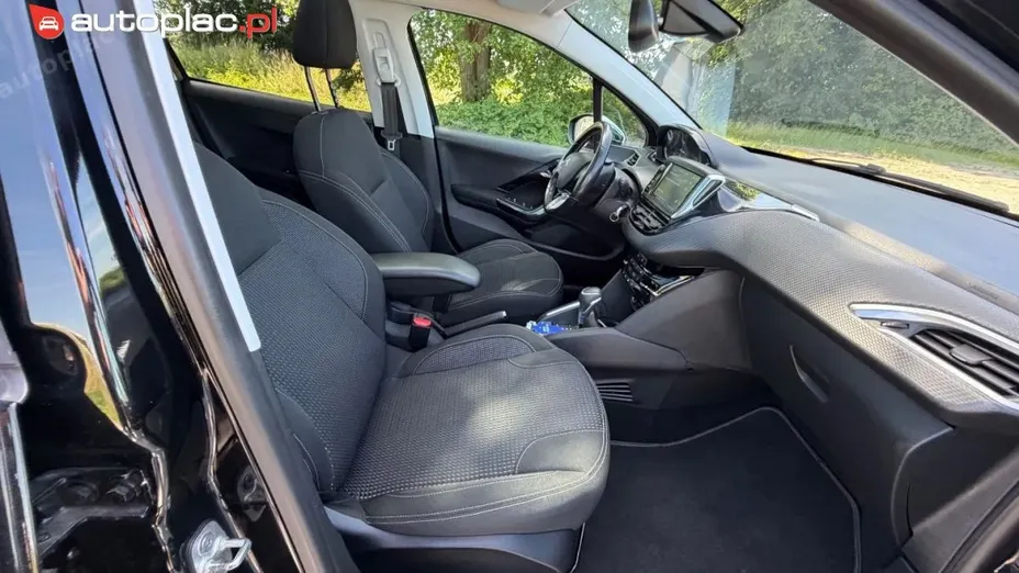 PEUGEOT 208 208 1.2 PureTech Business S&S